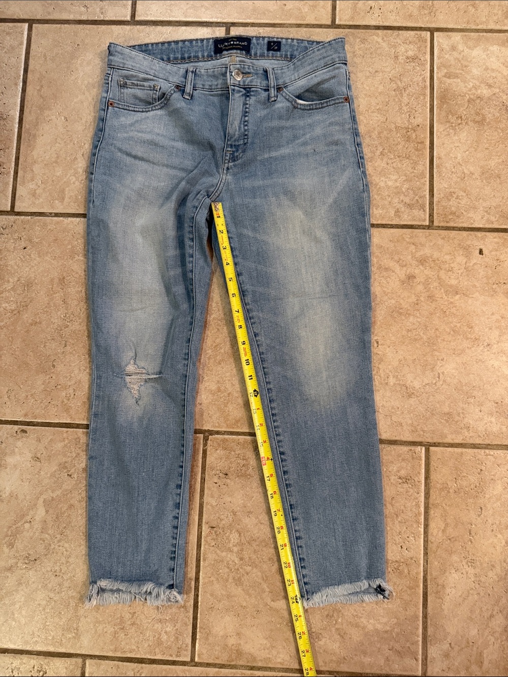 Lucky- Ava crop.   6/28.  Light Wash Distressed jean
